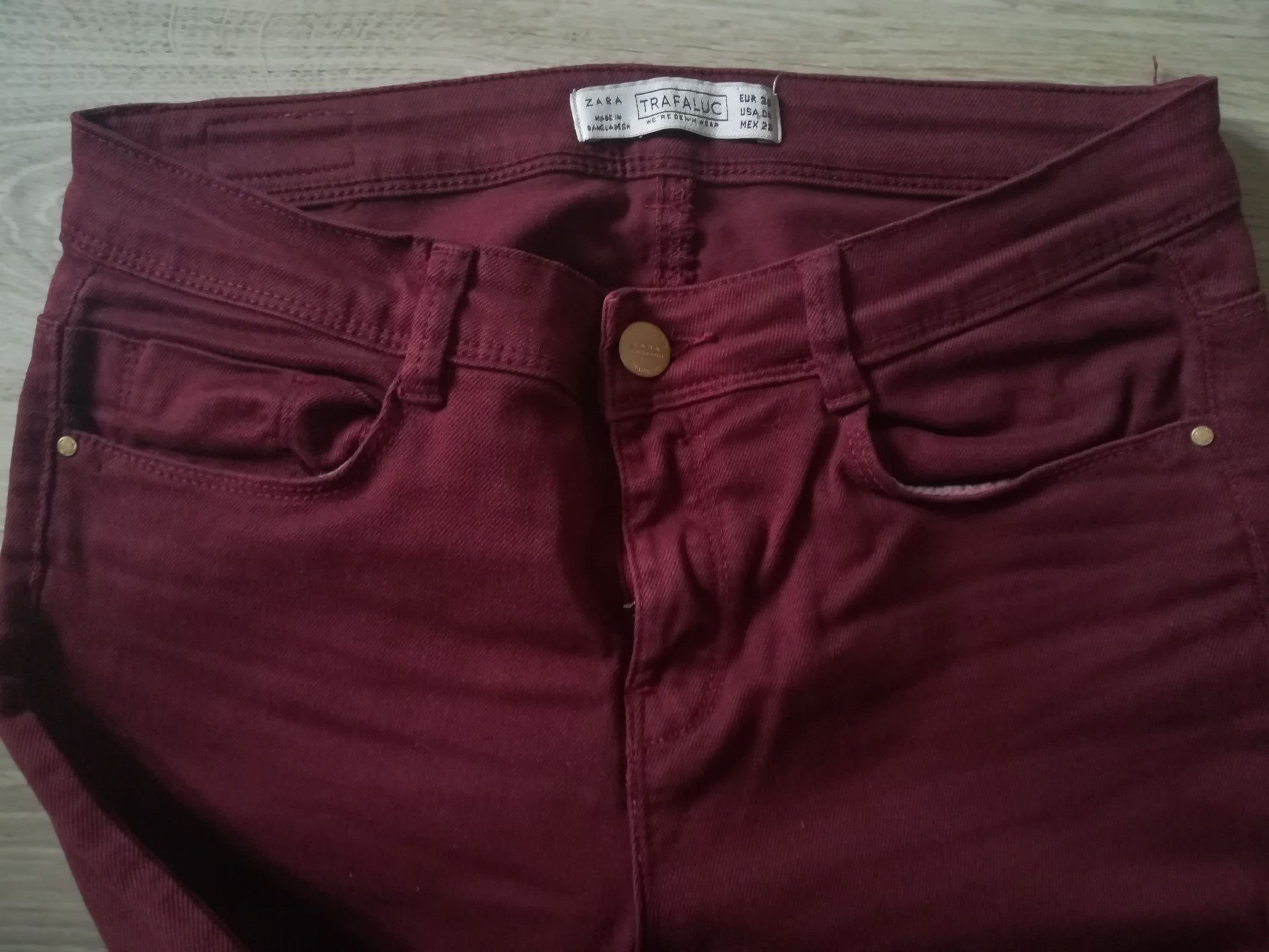 bordowe spodnie jeansowe Zara 36