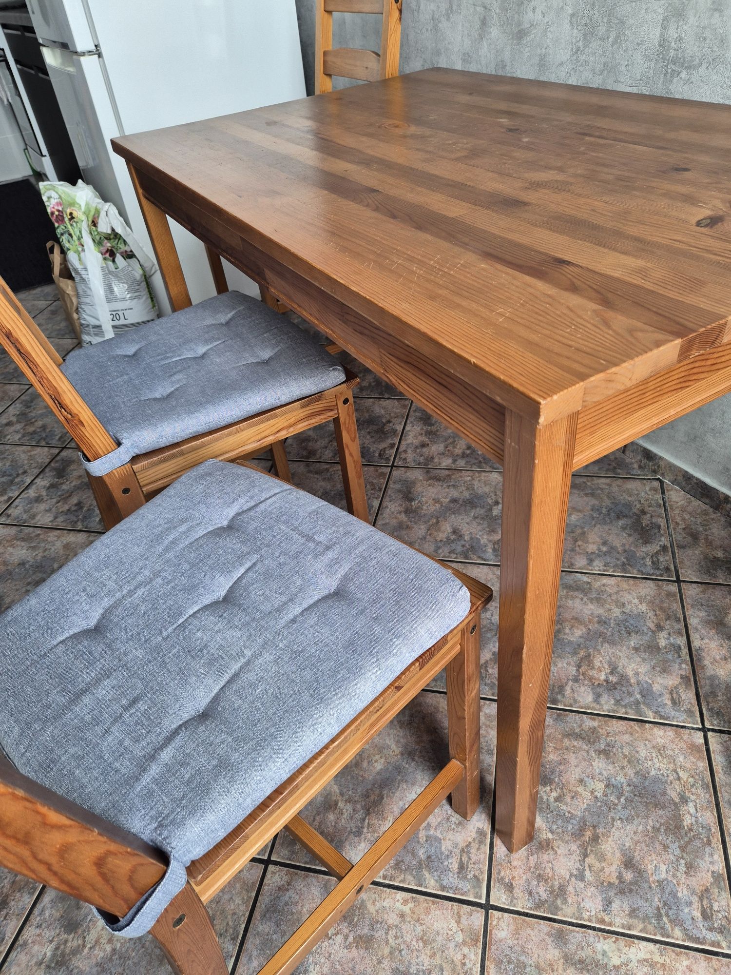 Stół i 4 krzesła Jokmokk Ikea