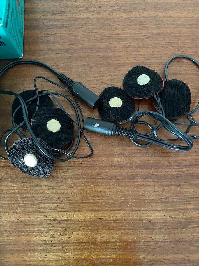 Intercomunicadores com fios para capacetes