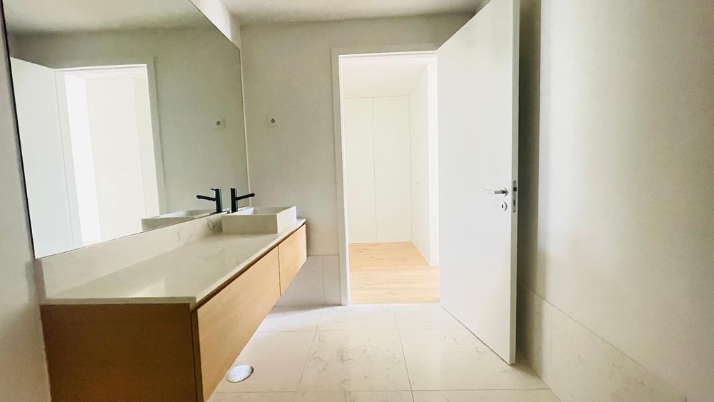 T1 + 1 em empreendimento de luxo com piscina interior e ginásio