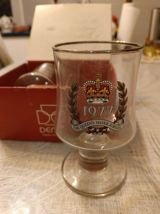 Набір із 2 срібних ювілейних келихів Dema Queen Elizabeth II у коробці