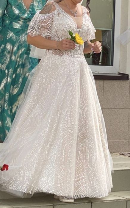 Suknia ślubna + koło +welon