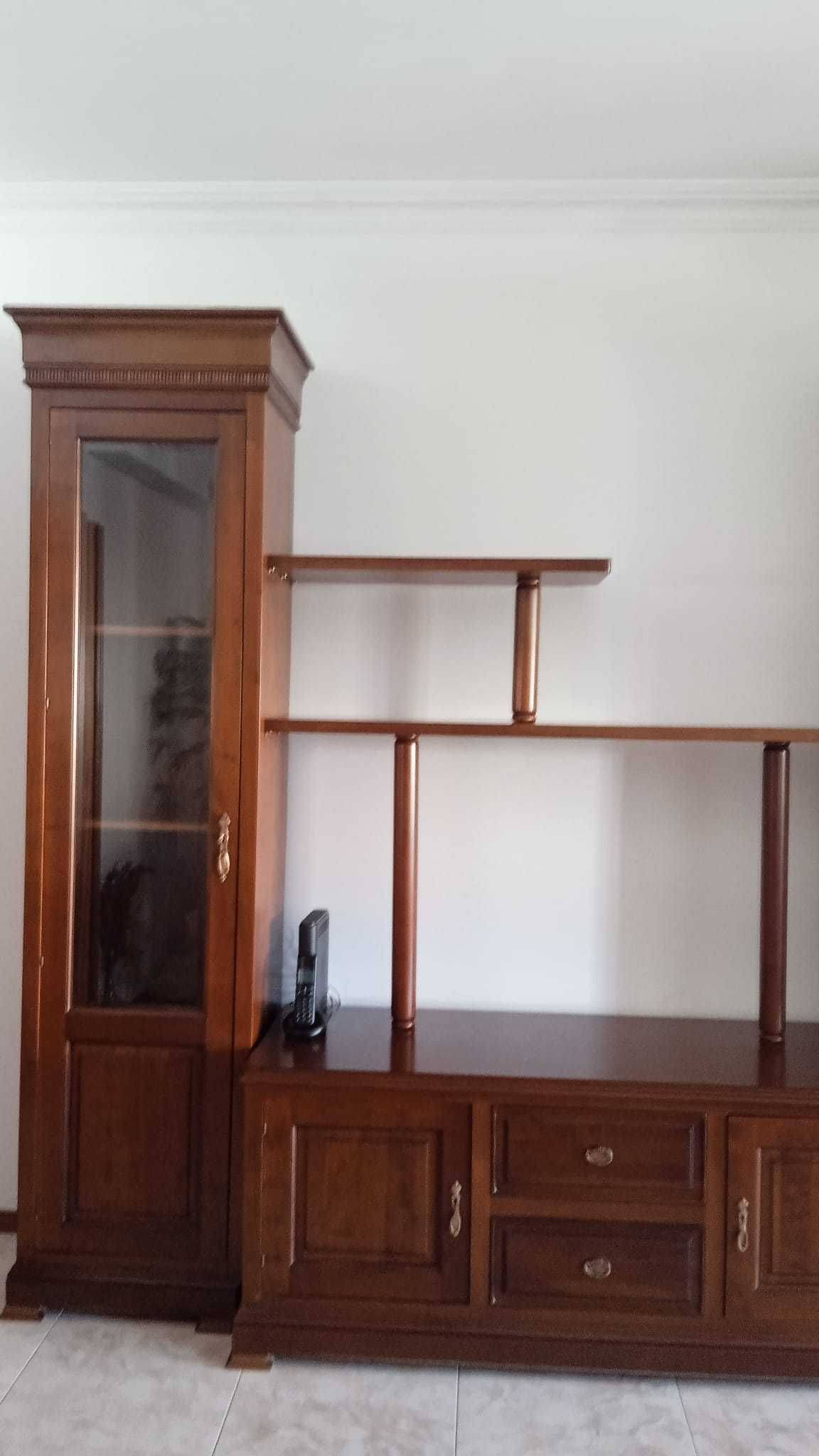 Móvel de sala de cerejeira