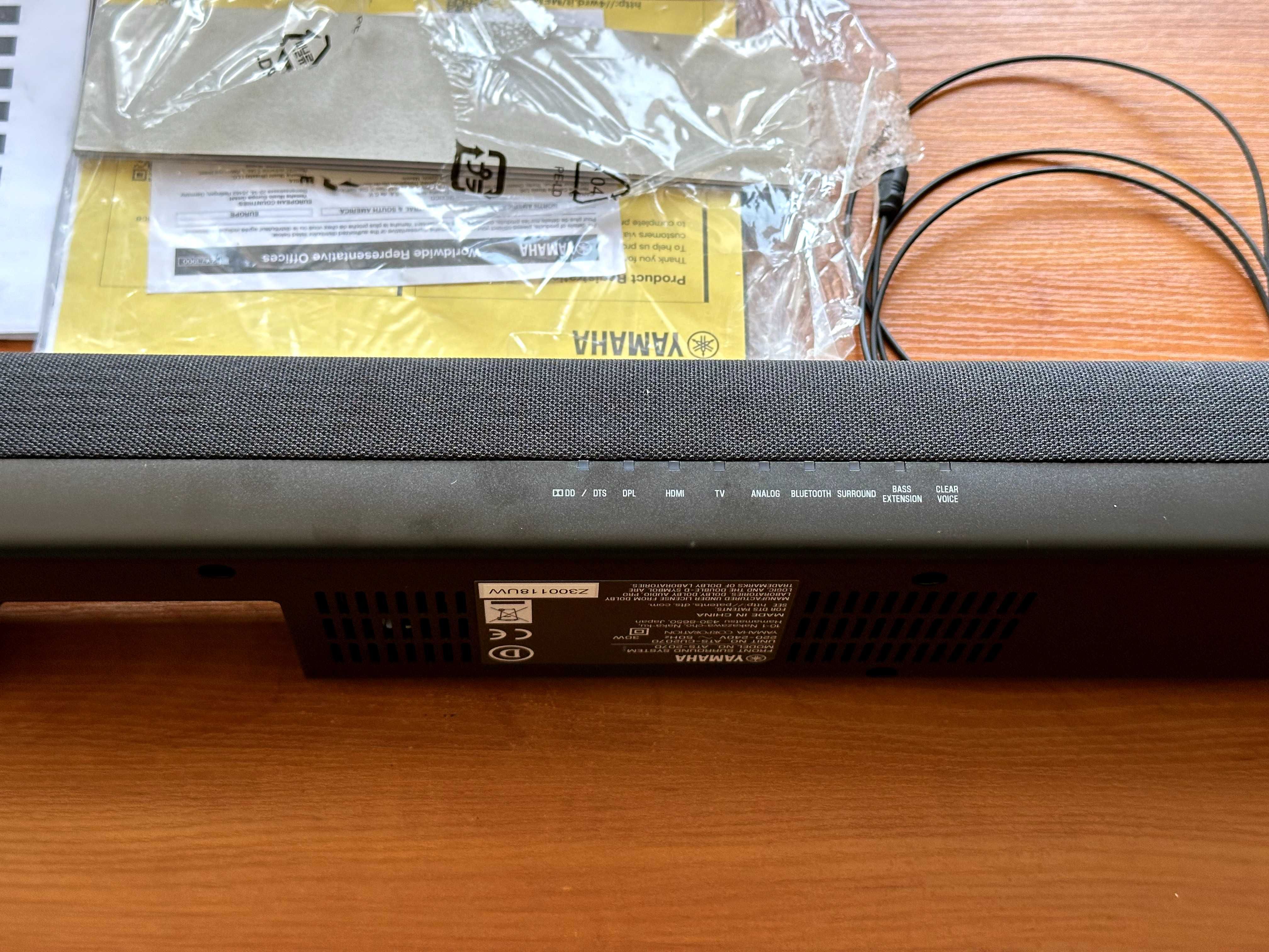 Soundbar Yamaha ATS 2070 + Subwoofer Dolby Digital Bluetooth 200W