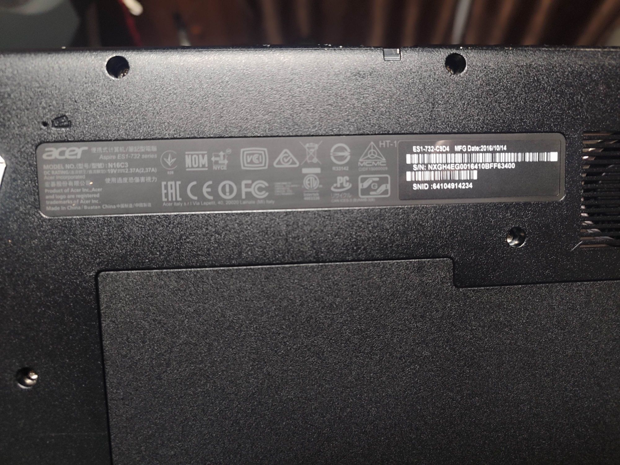 Ноутбук Acer Aspire ES1-732-C9D4