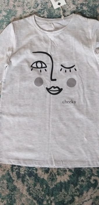 Nowy t-shirt z długim rękawem dla dziewczynki