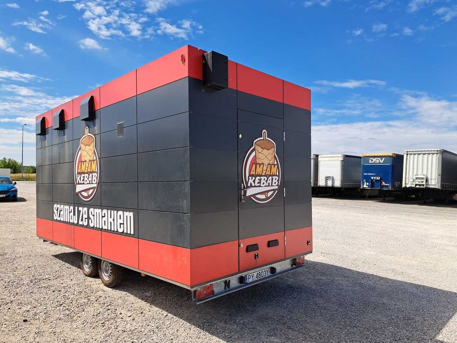 Przyczepa specjalna gastronomiczna Niewiadów B3500 z wyposażeniem