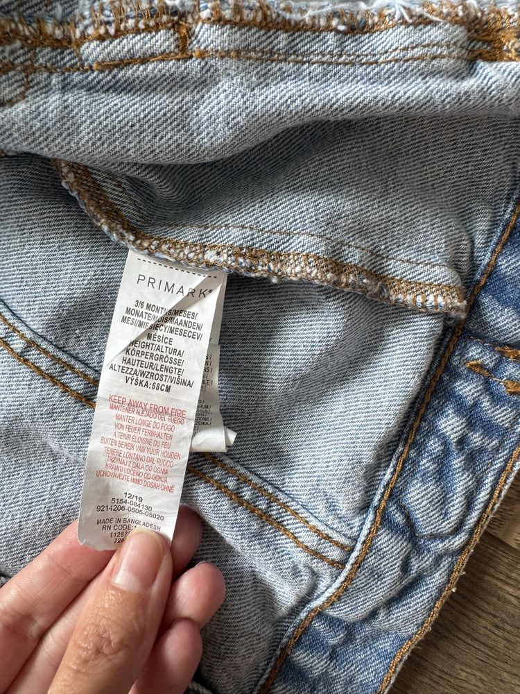 Куртка джинсова Primark  на 3-6 місяців