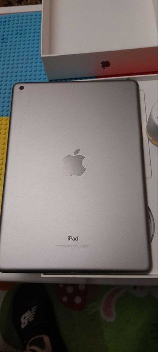 iPad 6 (модель A1893, Wi-Fi) 32Гб Гарний стан Space Gray