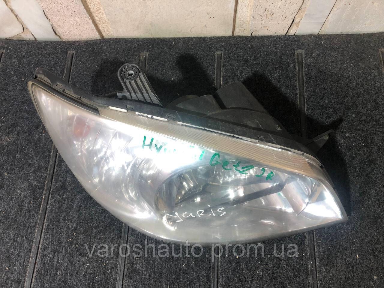 Фара передня права Hyundai Getz 921201C010 2R