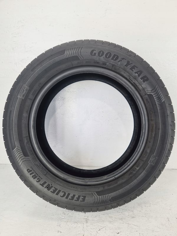 Opony Goodyear EfficientGrip Performance 215/60r17/96h