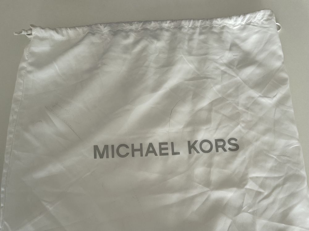 Mala Michael Kors branca de neve com alça e dust bag