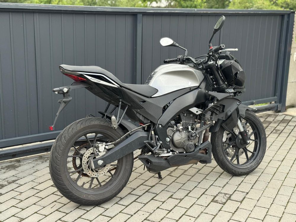 Aprilia RS4 Tuono 2023 Import Niemcy Uszkodzona