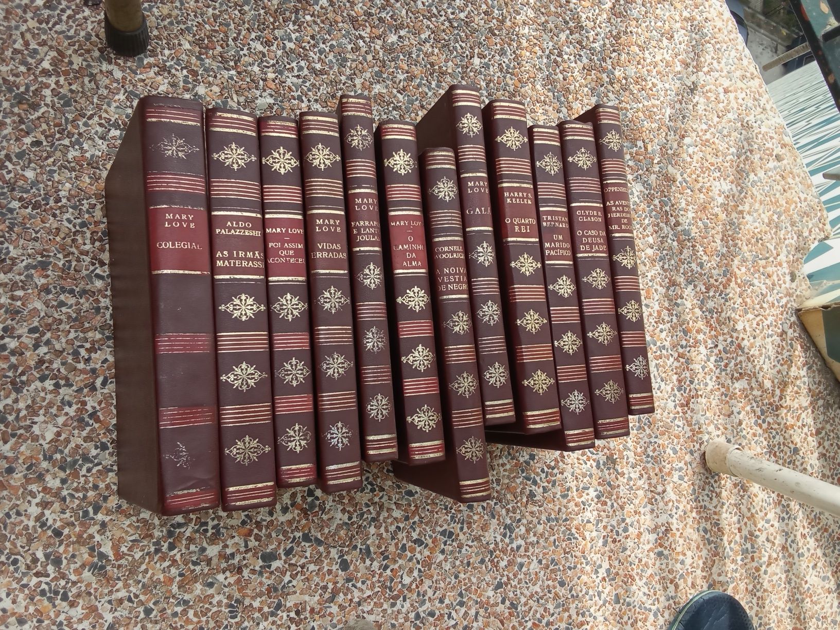 Livros antigos encardenados bolso século/Romano/Guimares outrosDesde2E