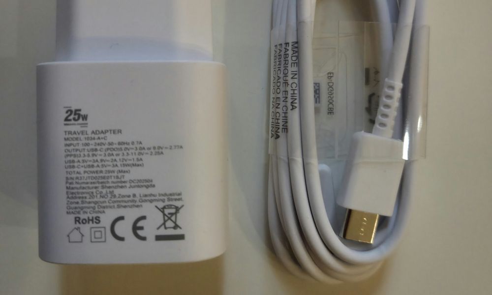 Szybka ładowarka 25W z Portami USB-C,USB-A+Kabel