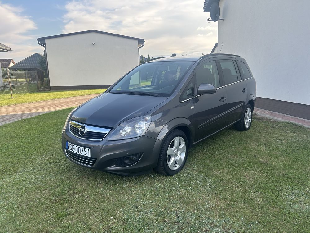 Opel Zafira 2011r. 1.8 benzyna 140KM BEZWYPADKOWY !!! 7 OSOBOWA !!!