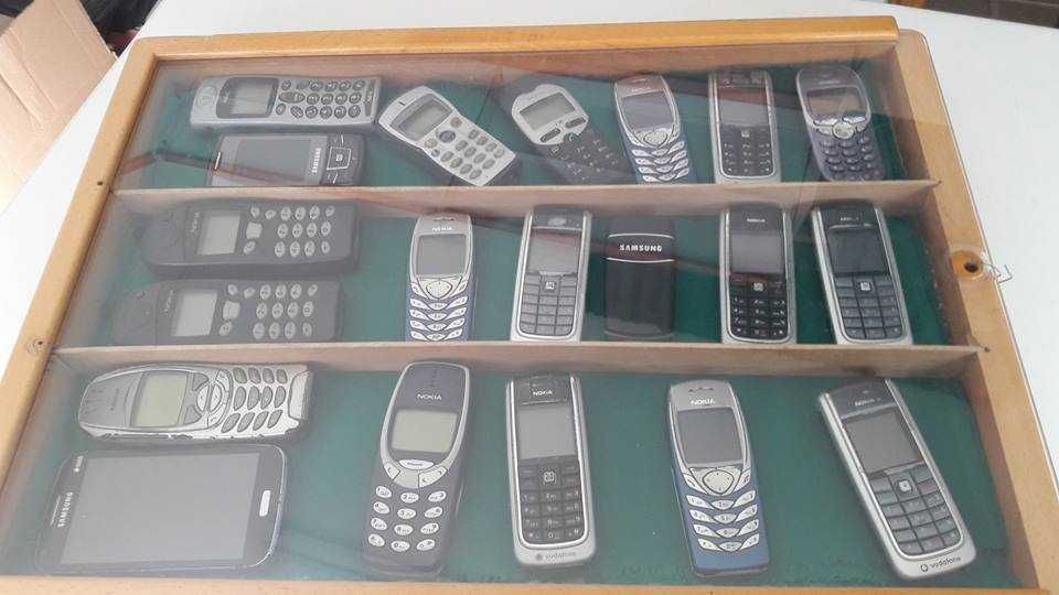 Lot of Mobile Phones (All Functional and in Good Condition)64286445833218121