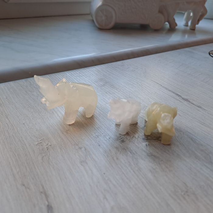Figurki marmurowe słoń