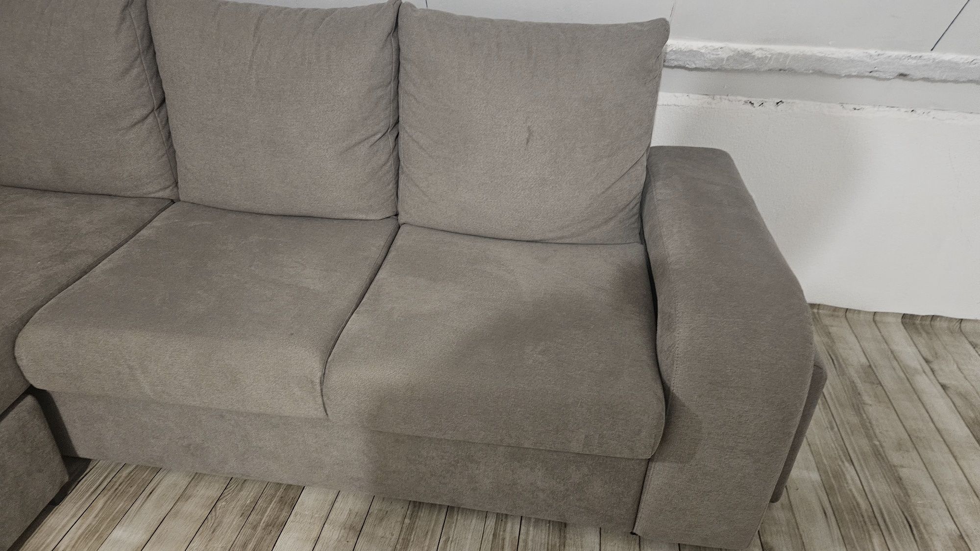 Sofá com chaise longue