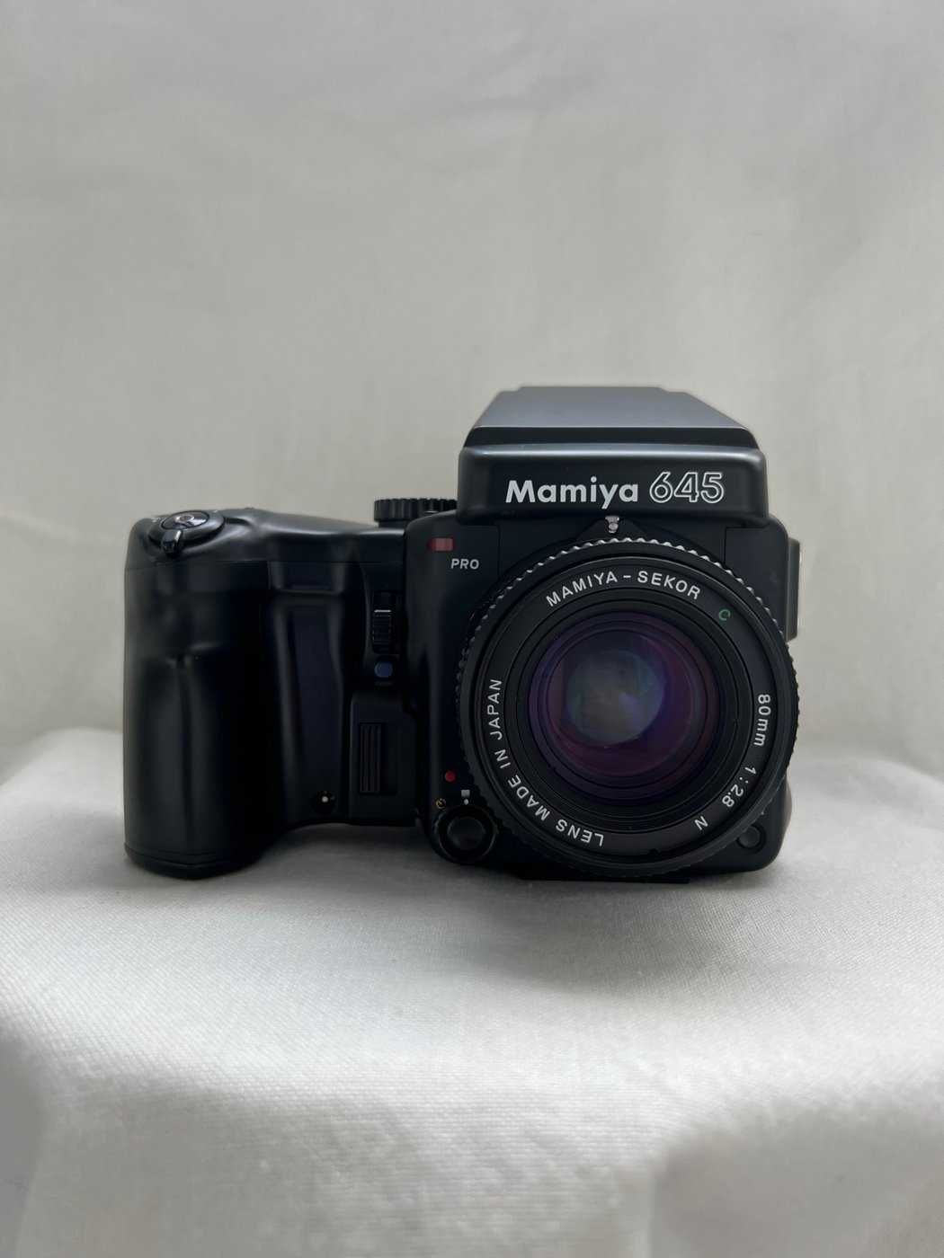 Mamiya 645 PRO / 80mm 2.8 / Prisma 120 / medium format camera