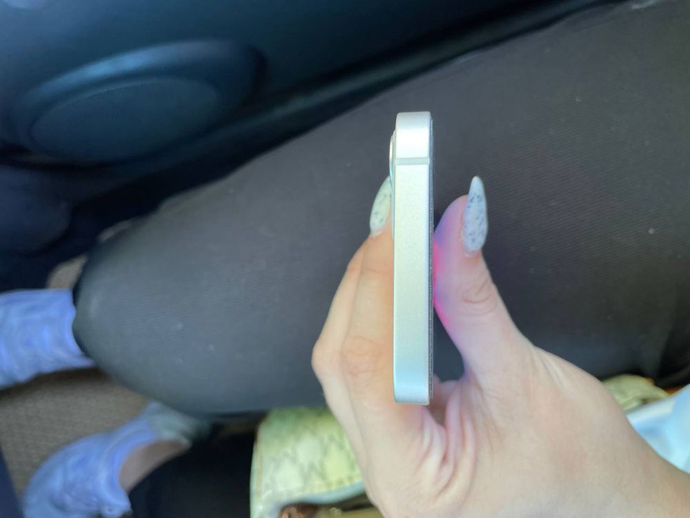 Продам Iphone 12 mini