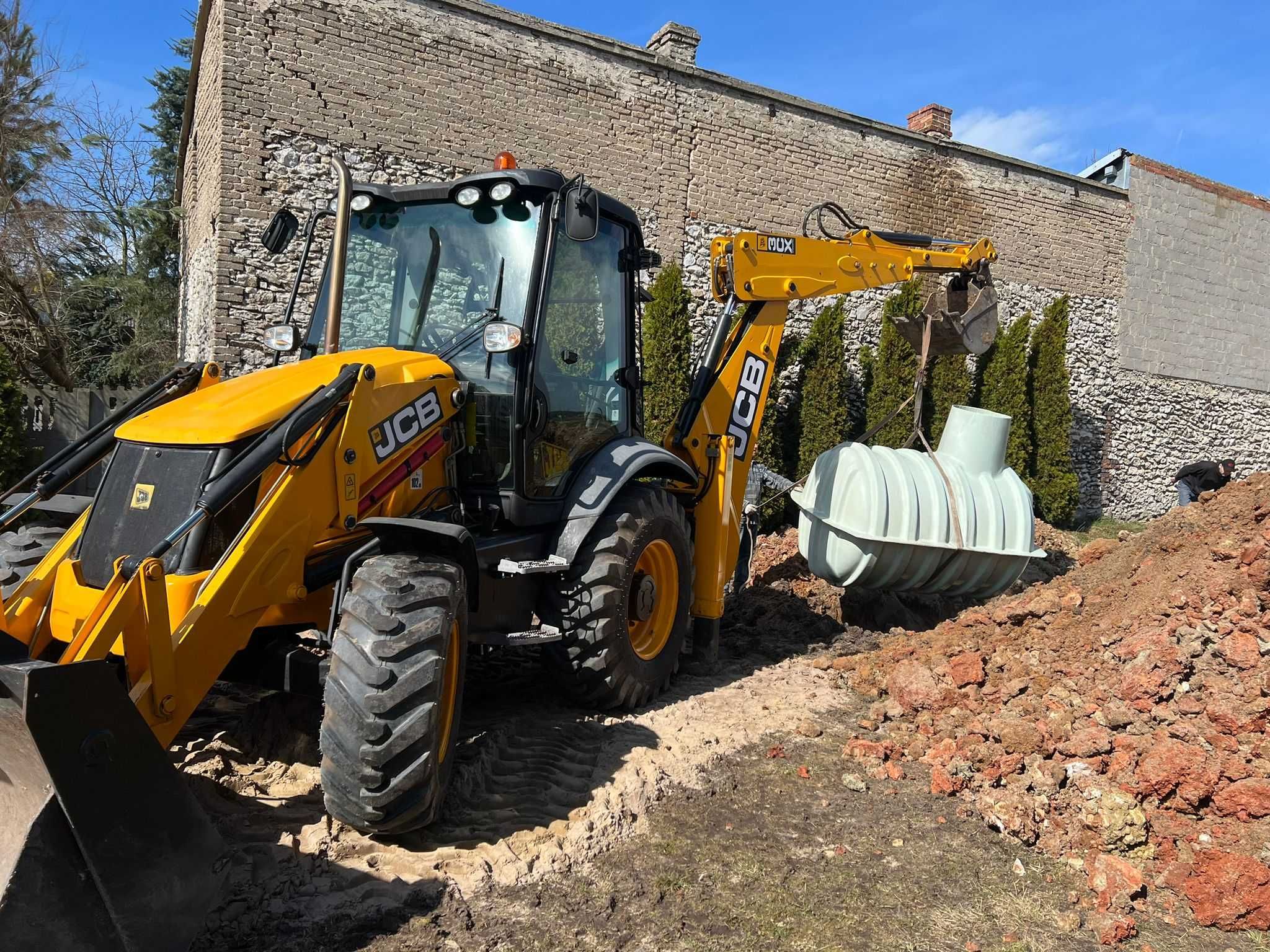 Usługi koparko-ładowarka Jcb 3cx - wykopy, wyburzenia