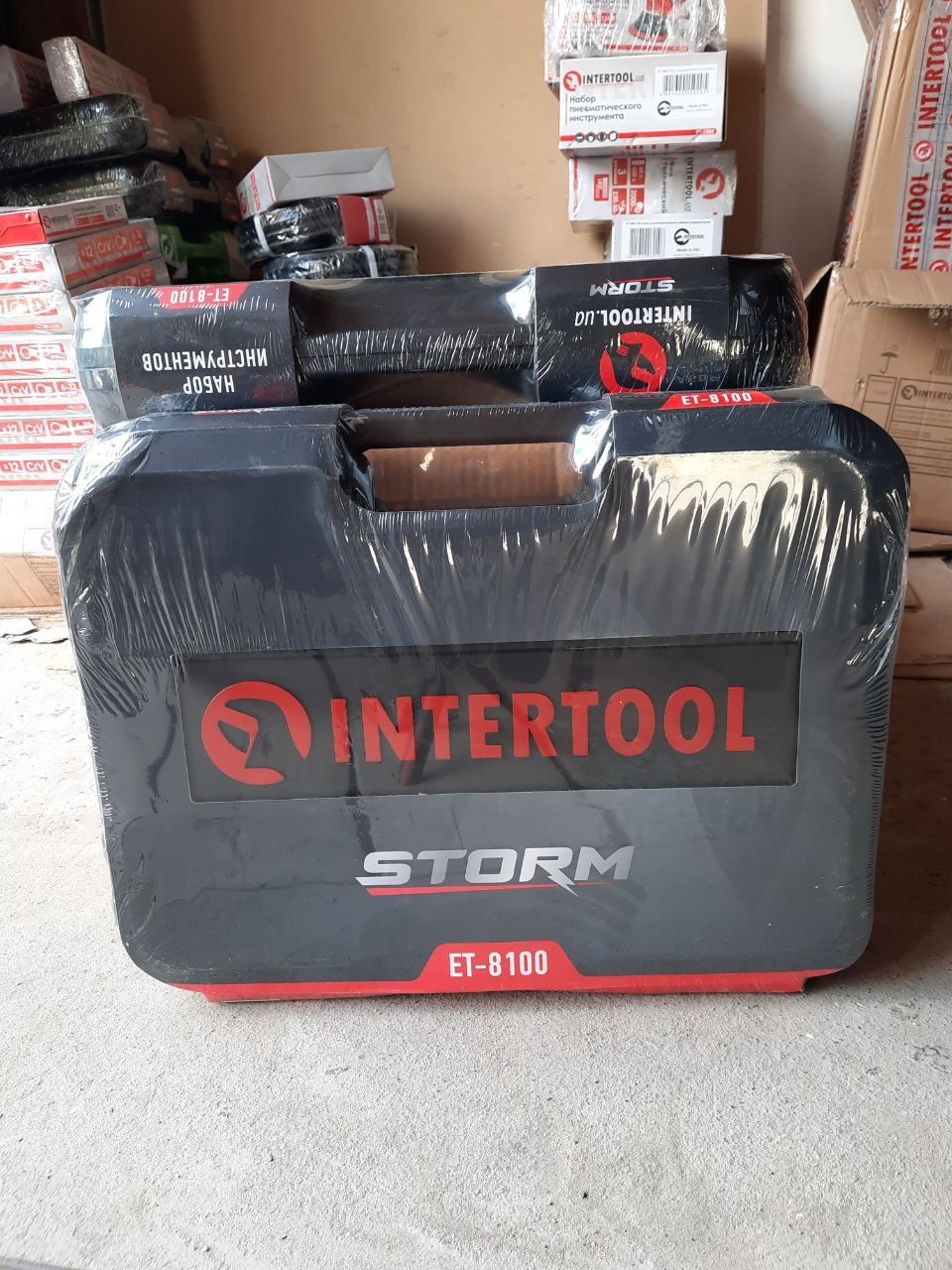 Набір  інструментів, головок 1/2", 1/4", 100од Cr-V  INTERTOOL ET-8100