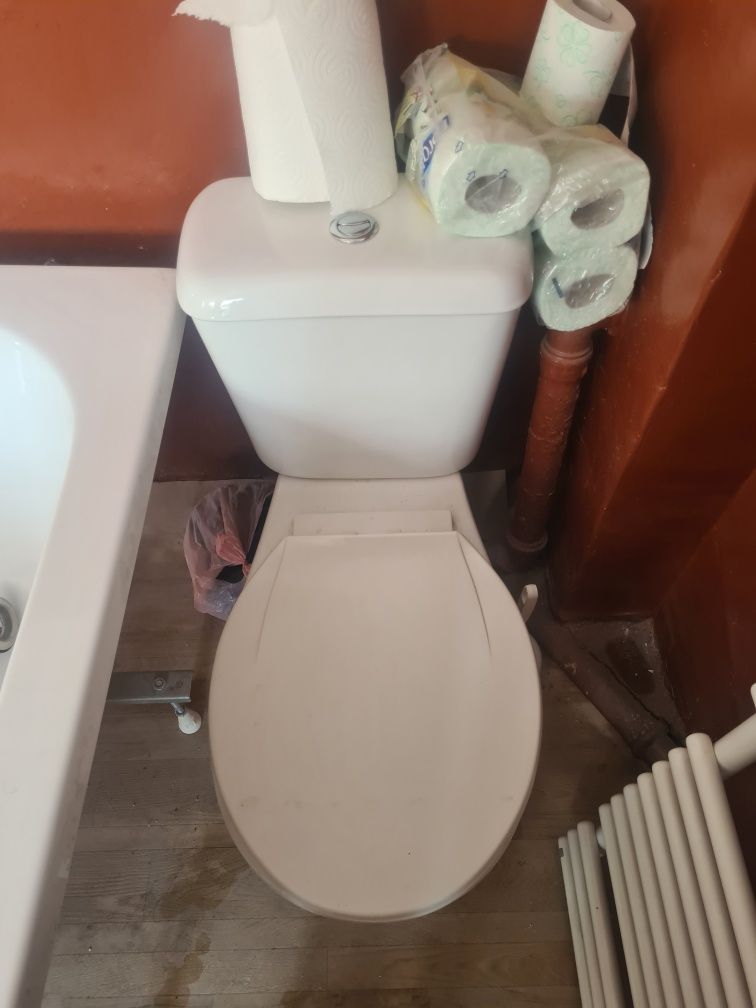 Bojler50l.Wanna140x70.Wc wolnostojace.