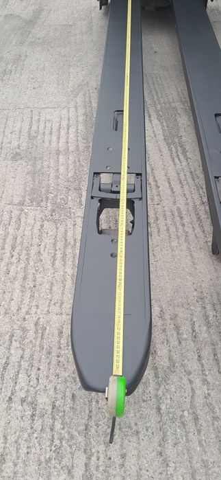 Paleciak elektryczny Toyota