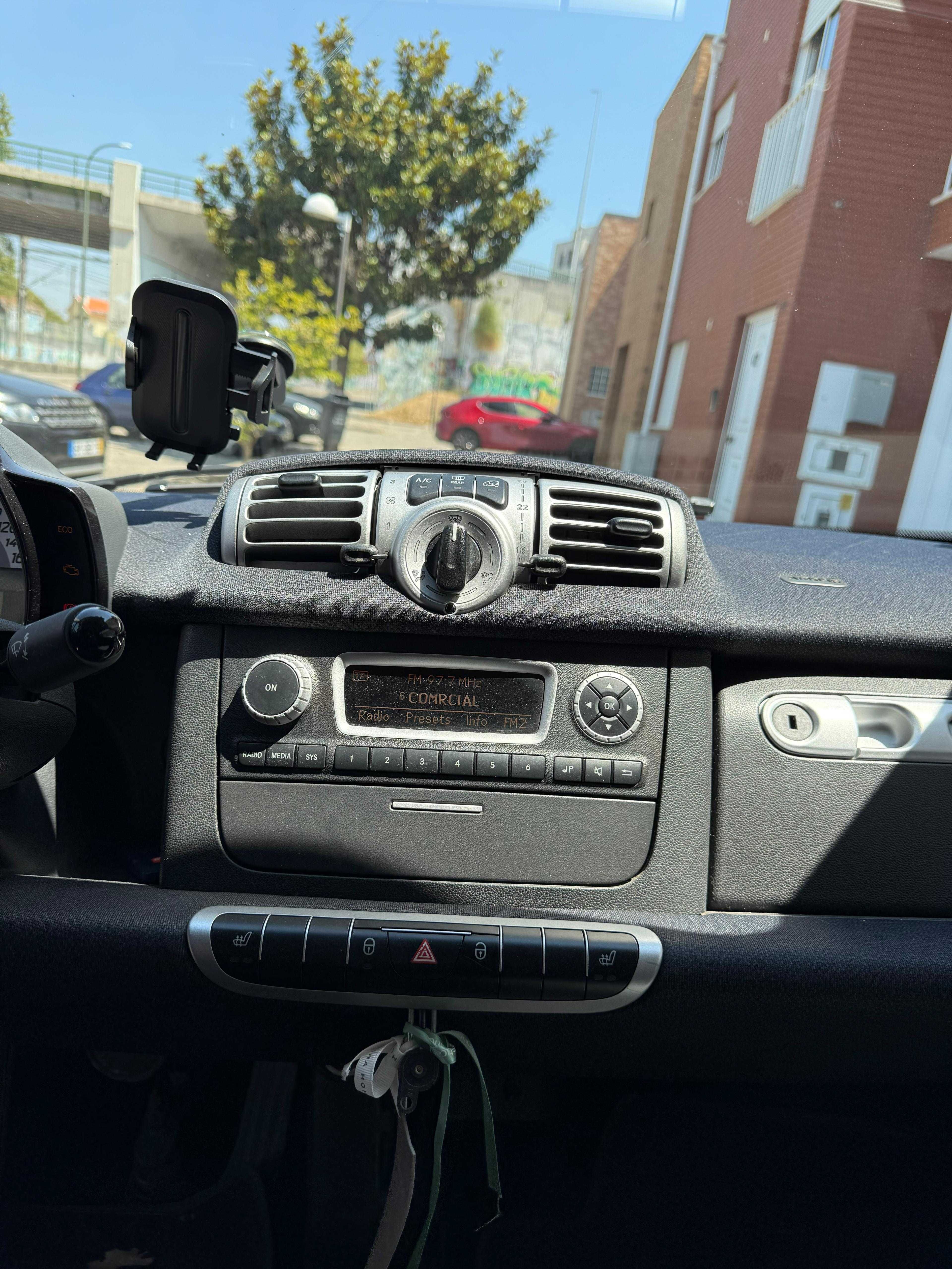 SMART FORTWO CABRIO 1.0 mhd branco/vermelho