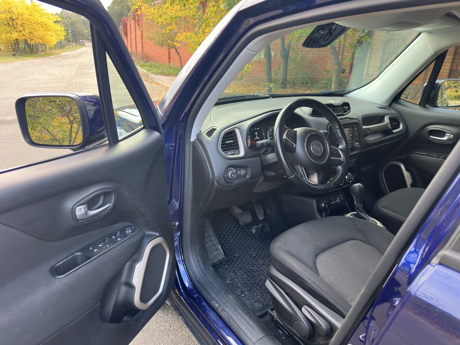 Продаю Jeep renegade latitude