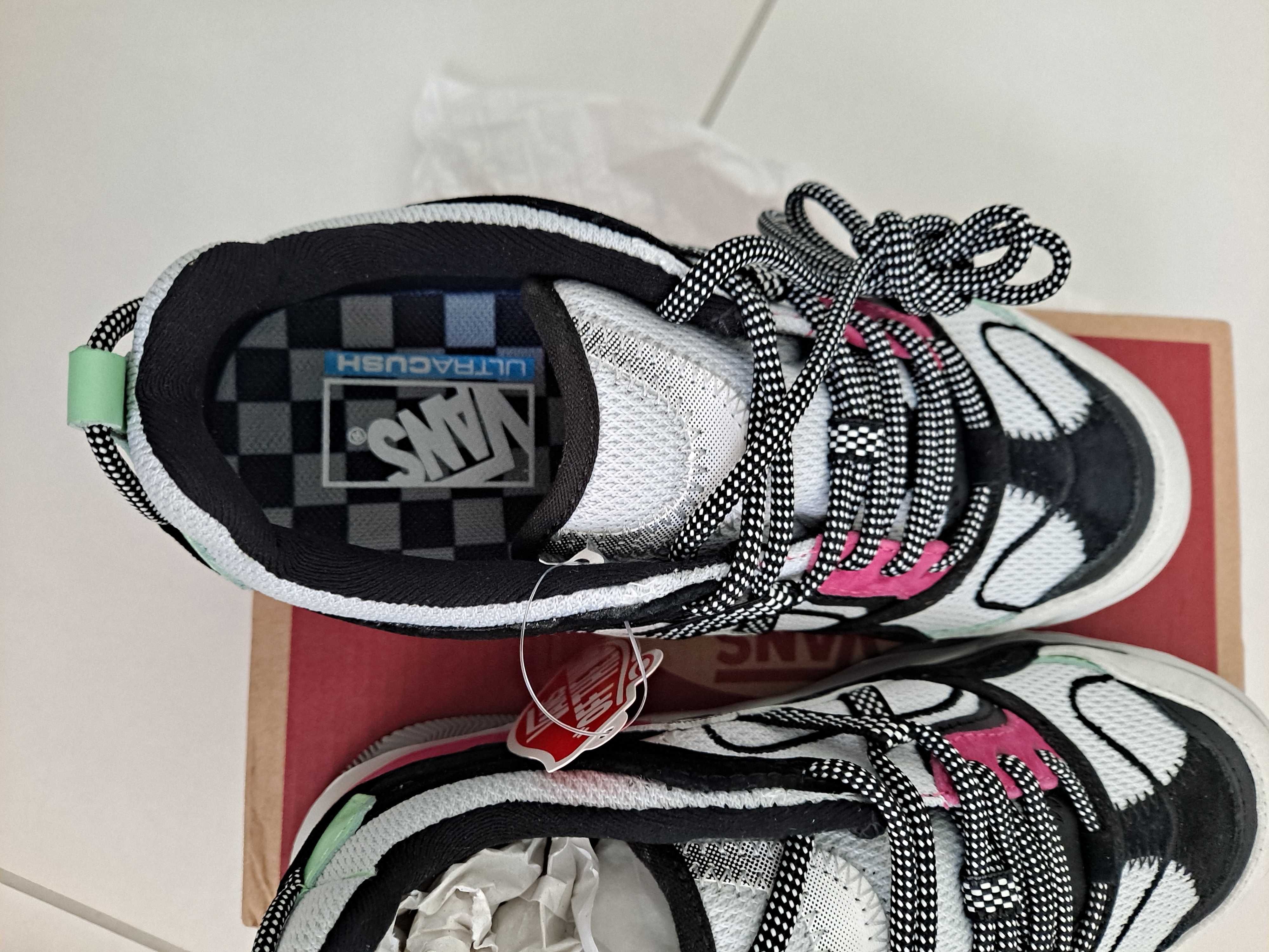 Buty sportowe dla chłopca 35