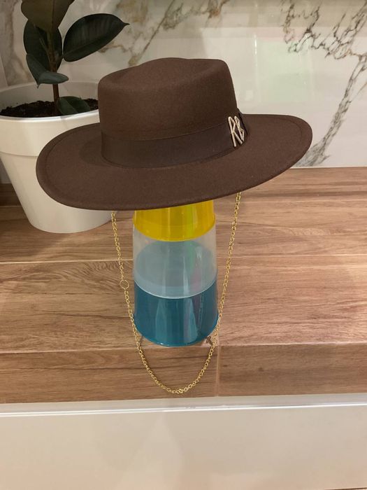 Капелюх новий котоновий