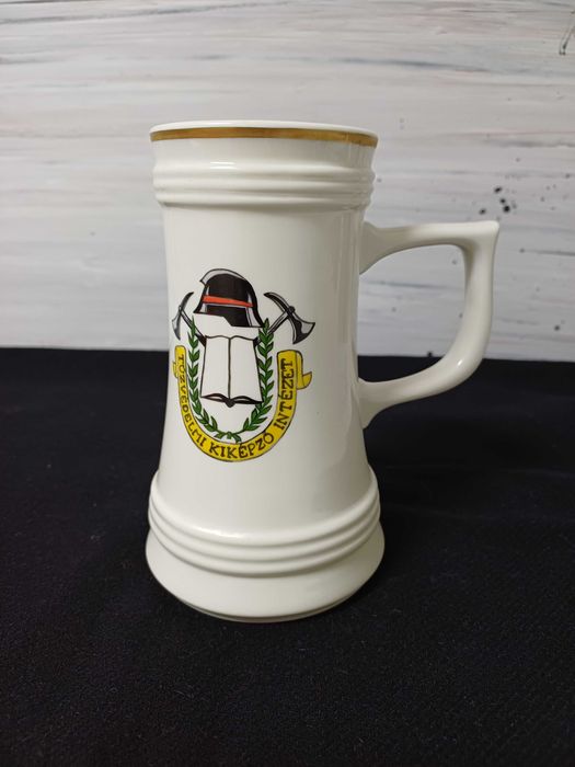 Caneca em cerâmica alusiva aos bombeiros 1