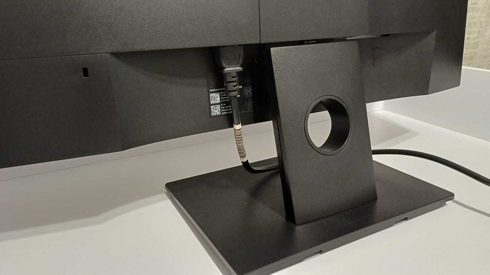 Монітор 23" Dell E2318H був користуванні