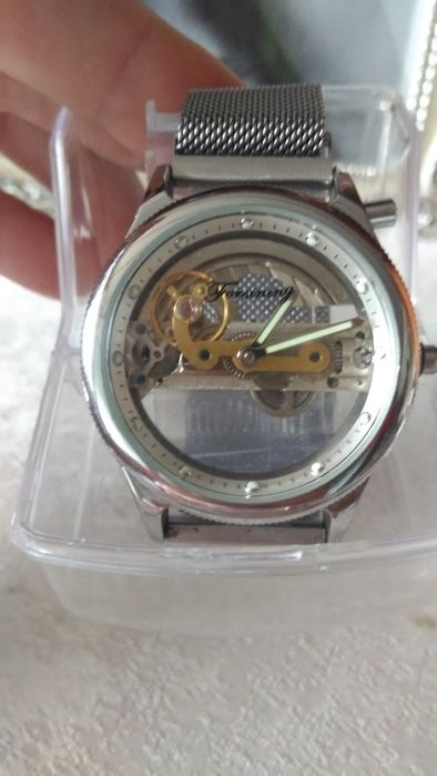 Наручний скелетон