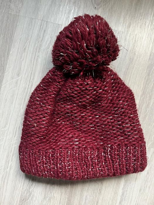Bordowa burgundowa czapka zimowa Starling z pomponem