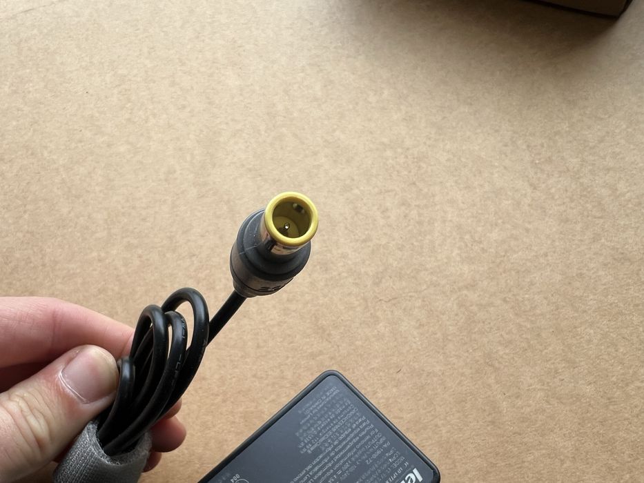 Зарядне зарядка LENOVO 20V 4.5 A 90w 7.9x5.5 8.0 Блок живлення леново