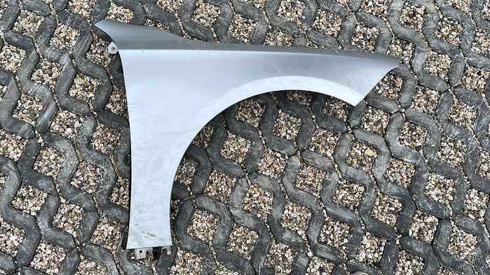 Guarda-lamas direito Mercedes W177