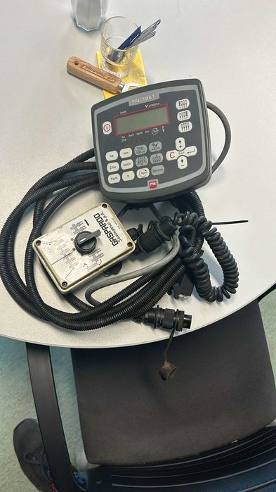 Siewnik do kukurydzy  GASPARDO 8 rzędów, skrzynia na nawóz, żmijka.