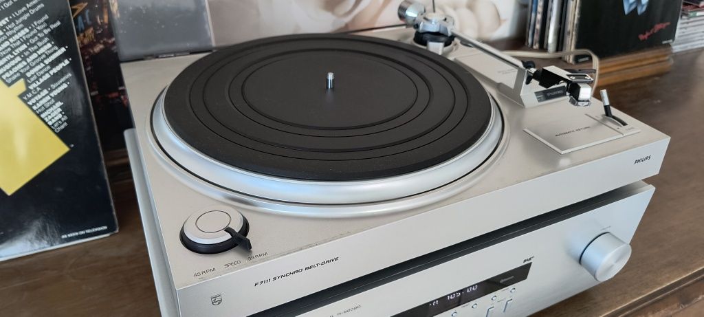 Gramofon Philips F-7111