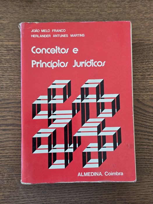 Livros jurídicos / Direito / 1 = 5€ / 10 = 40€