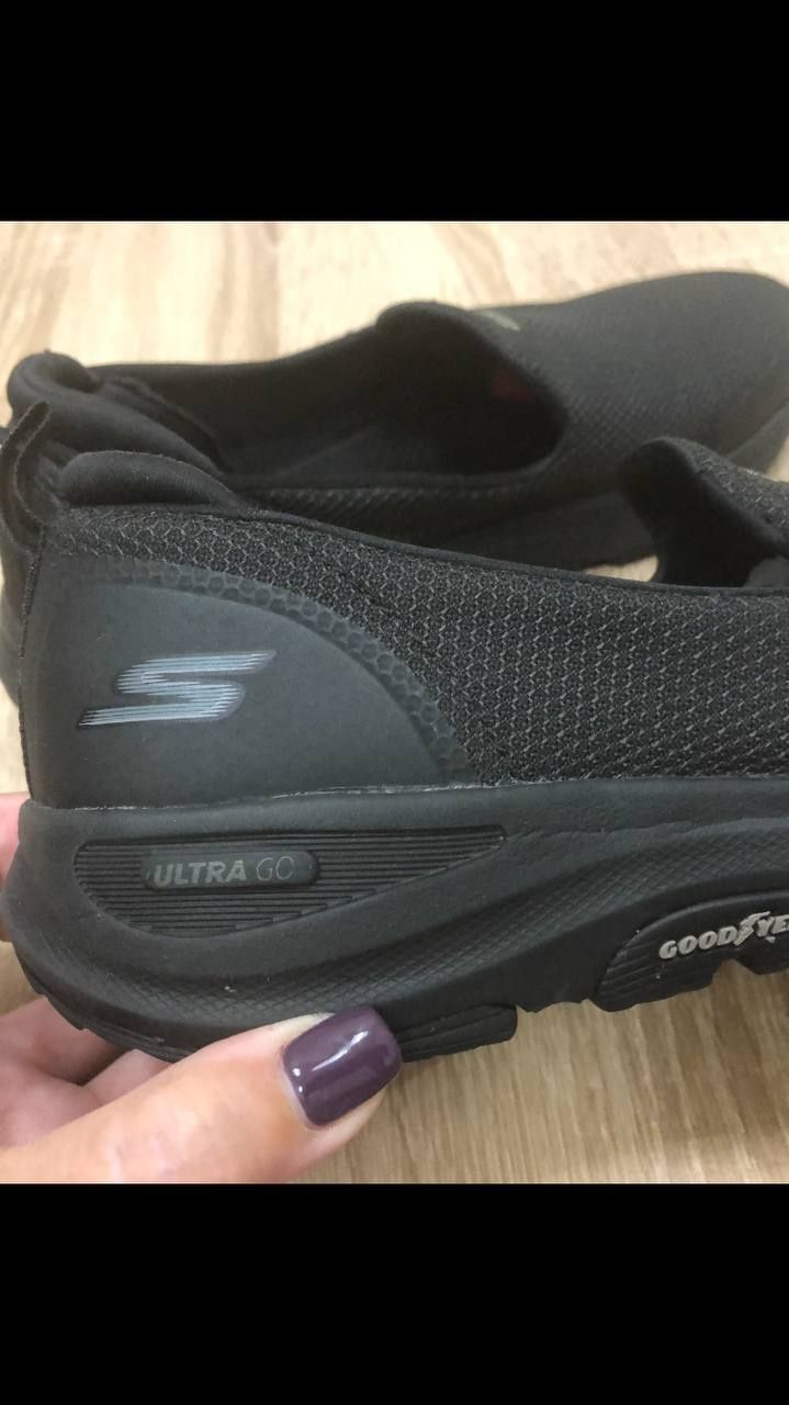 Skechers водонепроникні сліпони мокасини кросівки кроси.
Стан ідеальни