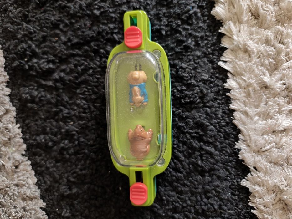 Vários brinquedos cada um por 3€.
Desconto se comprar vários.