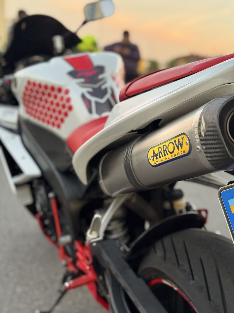 Продам Yamaha YZF R1