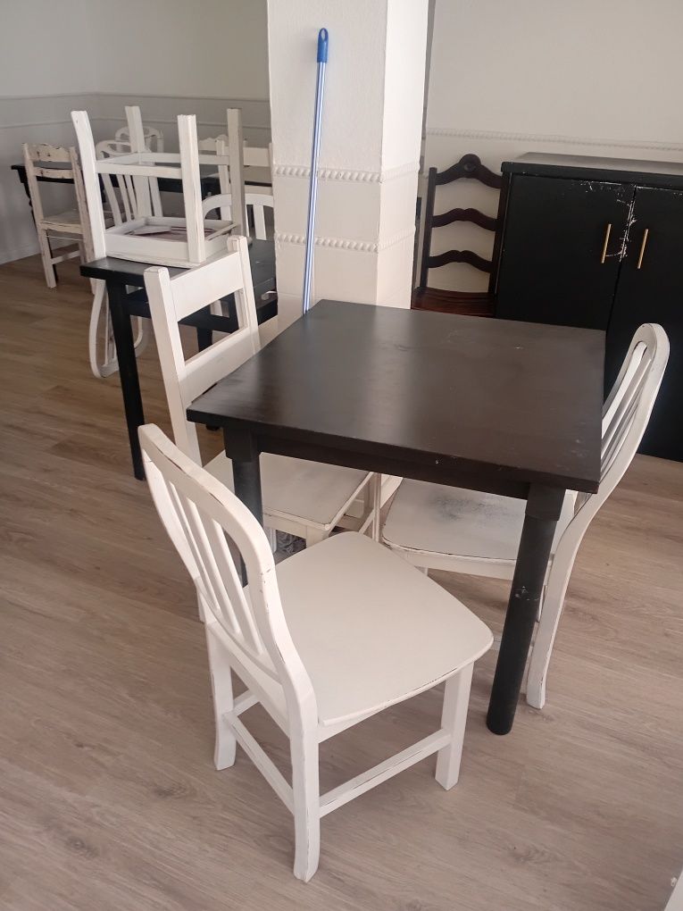 Conjunto mesas cadeiras