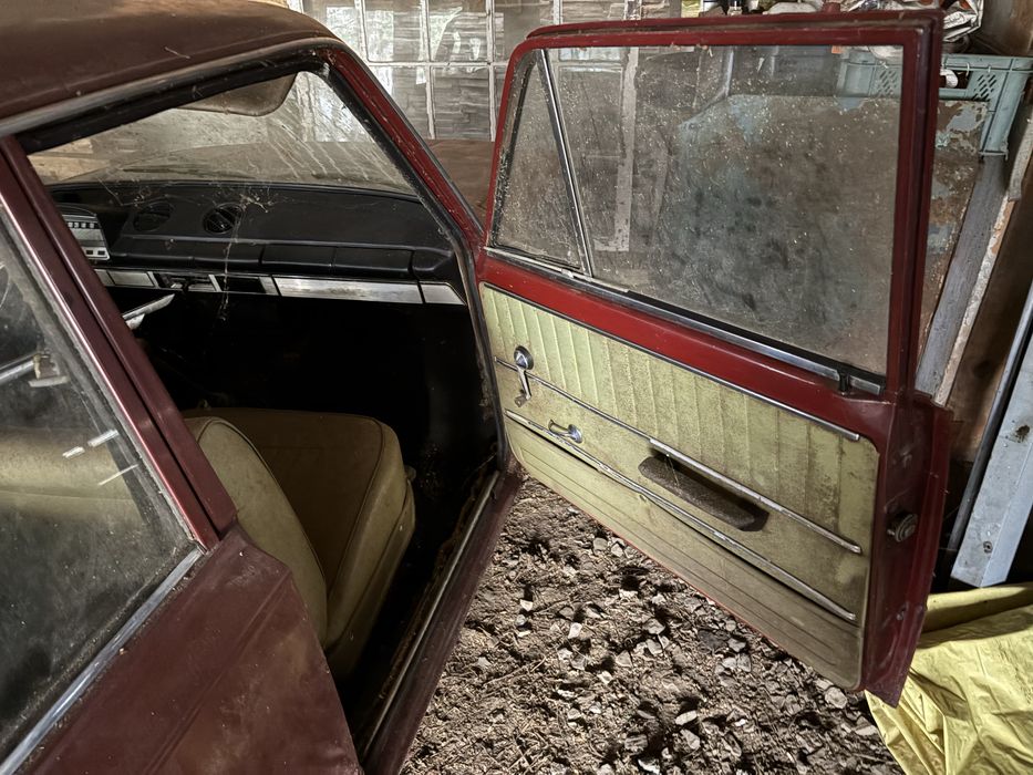 Samochód Żyguli VAZ 2102 Łada kompletny środek brak silnika