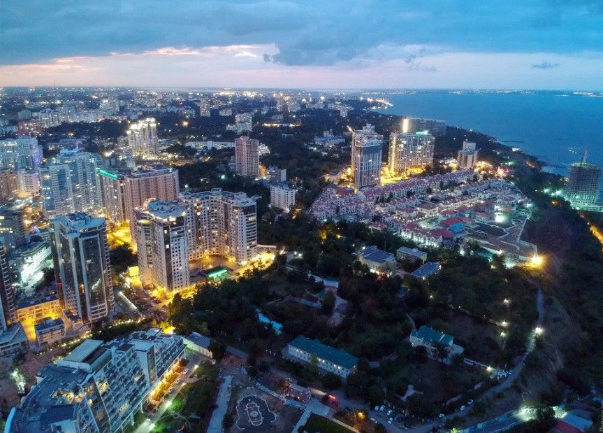 Сдам від 1 місяця 2-х к. у МОРЯ с ГЕНЕРАТОРОМ в АРКАДИИ /Генуезская