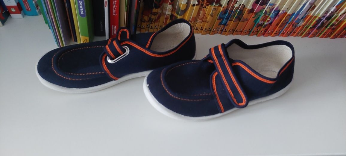Buty na rzep do przedszkola rozmiar 32 granatowe