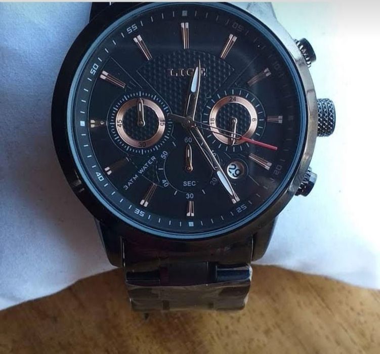 Relógios em metal 30€ Jarra muito antiga em metal 65€